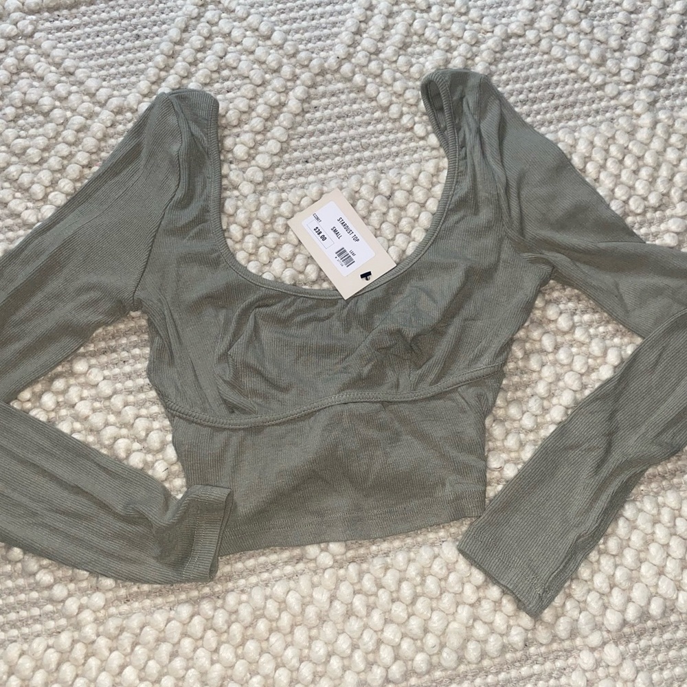 ✨NWT✨ Boutique Long Sleeve Low Back Crop Top